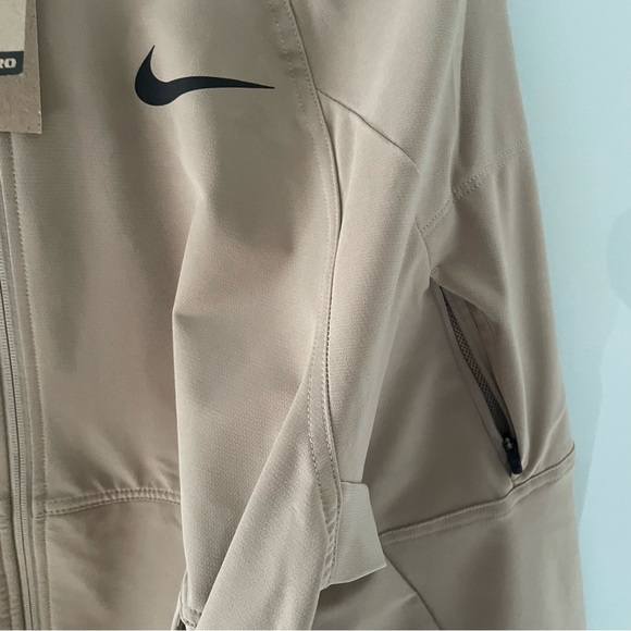 Nike Pro Training Jacket with Hood - Picture 13 of 16